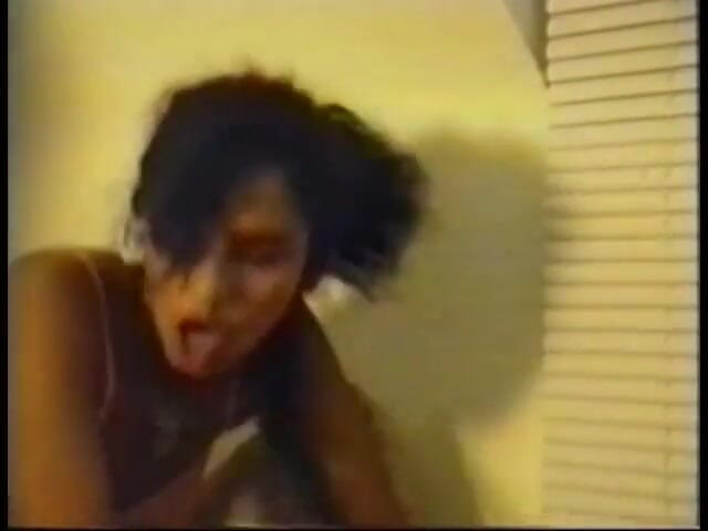 Dangerous Teens: Joven puta sexy monta la polla gruesa y dura de...