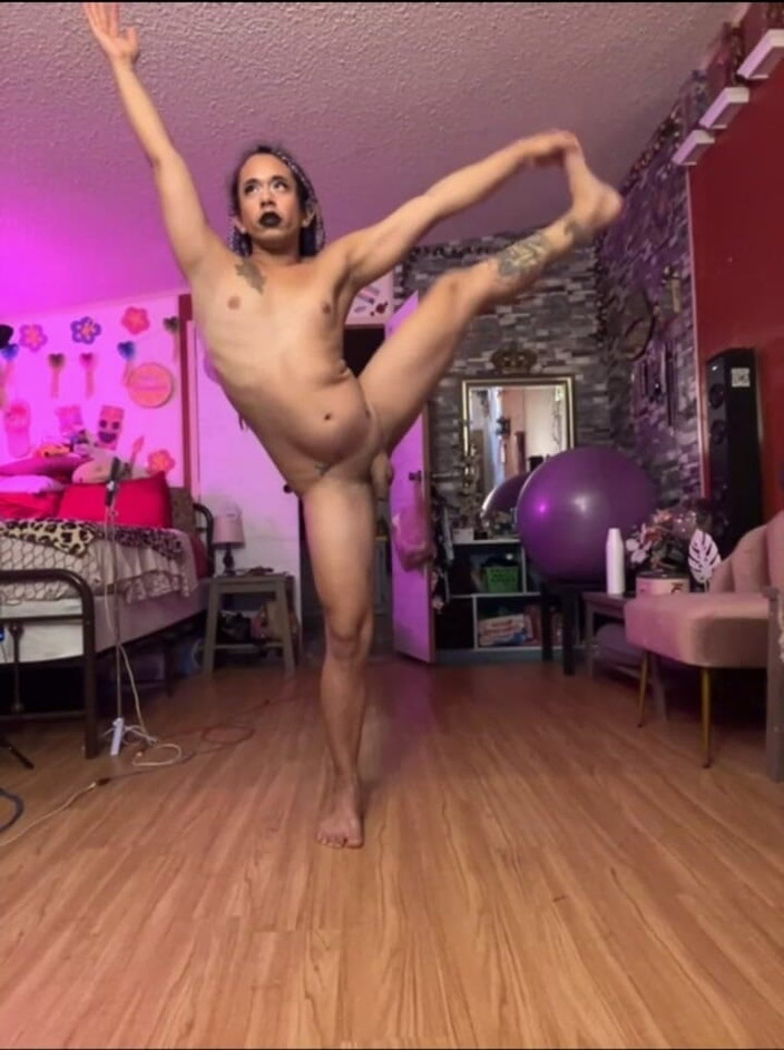 TSJade95: Khỏa thân và kéo dài