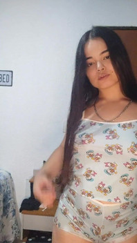 Debora Mendes in Her Pajamas to Spend New Year's Eve