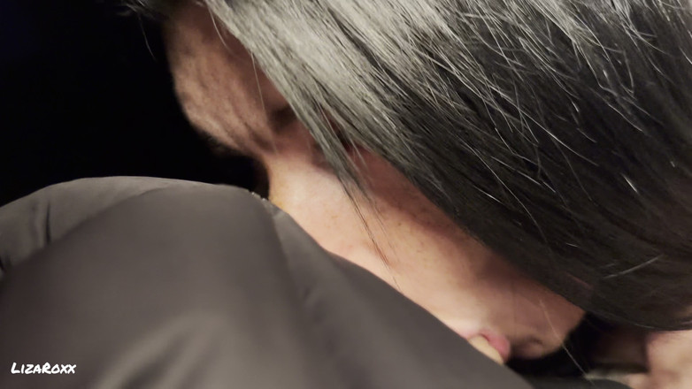 LizaRoxx: 被慢跑者随机操弄和喷射