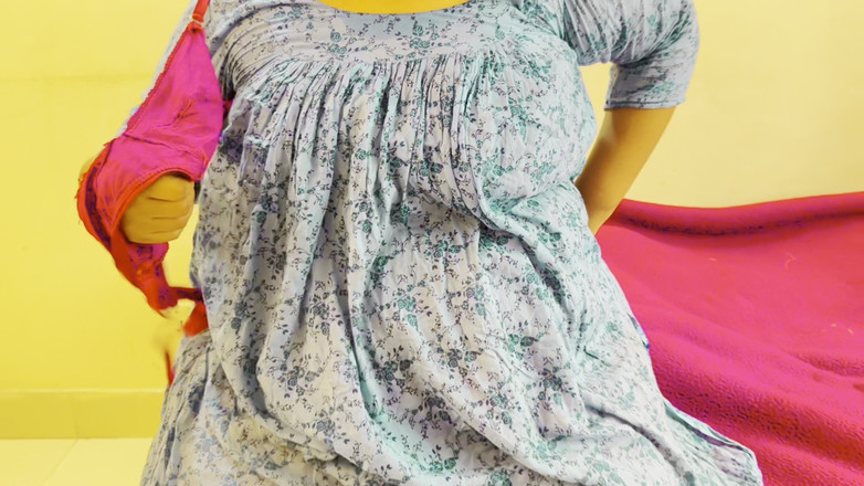 Aria Mia: Ibu-ibu bahenol ini dientot habis-habisan sama tukang jahit