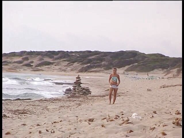 Dirty Teeny: Wspaniała nastolatka zostaje wbita na plaży