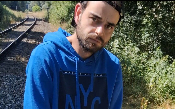 jerkofflover: Saya pancut di Landasan Keretapi