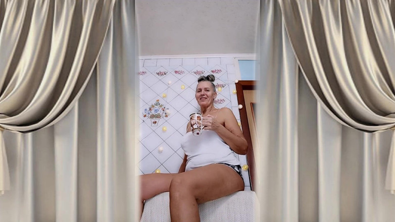 Lukerya: Гаряча домогосподарка Лукеря. Весело фліртувати на кухні онлайн.