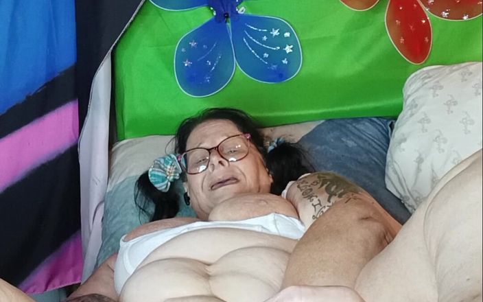 HerculesnVENUS: Azgın twitch olduğunda ses geçirmezlik bu büyük ağızlı kaltakla iyi...