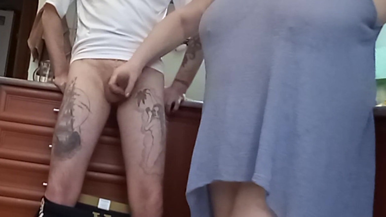 Zona901: I love when a bitch jerks off my dick