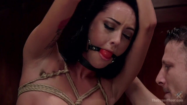 The Upper Floor by Kink: The nympho MILF's dilemma