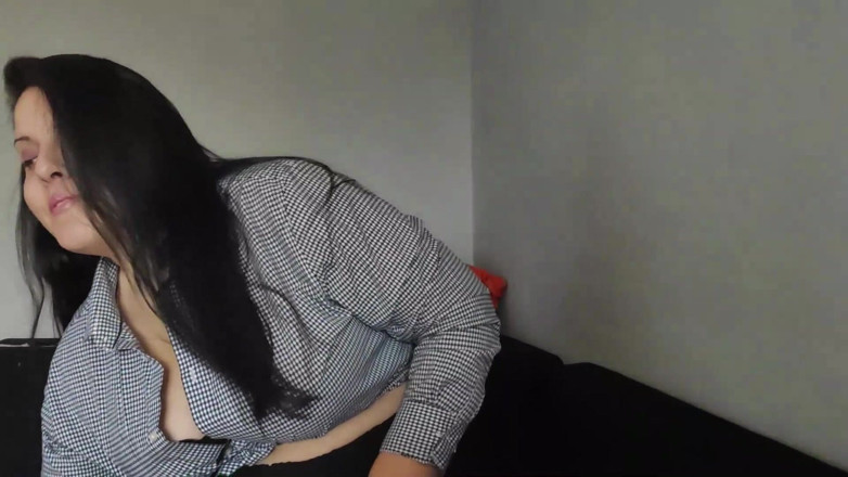 Young_strawberry: Fantasi kaki dan fantasi impregnasi