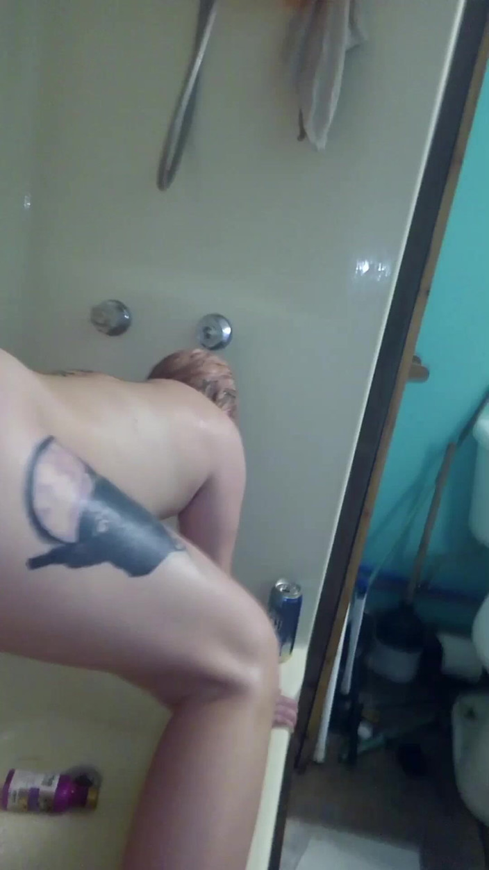 JolisaXXX: 妻のシャワーでのセックス