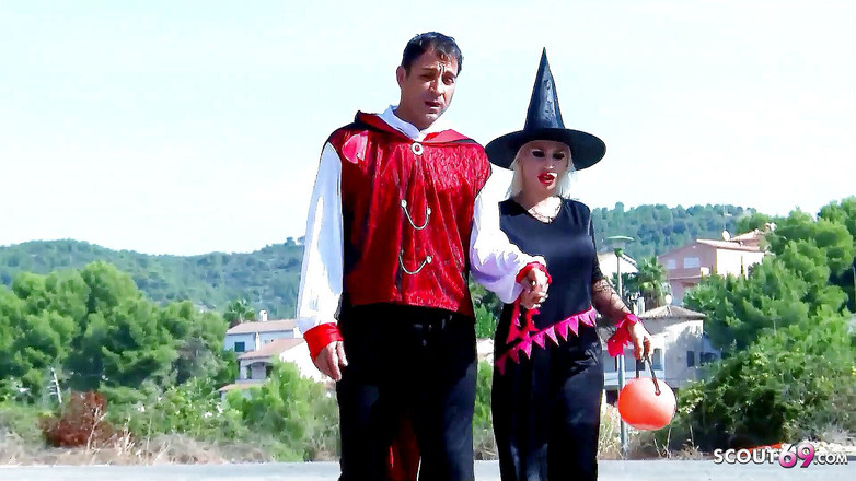 Full porn collection: Mardi Gras yolunda - Gina Yılan ormanda üçlü seks yapıyor