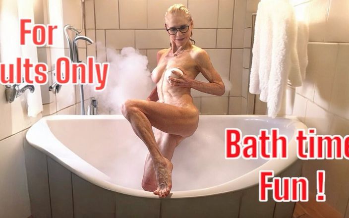 Deeliteful Jacy: Divertimento all'ora del bagno