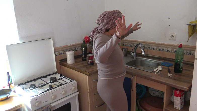 Souzan Halabi: Turkish Cleaning Maid in Germany Is Shocked When I Flash...