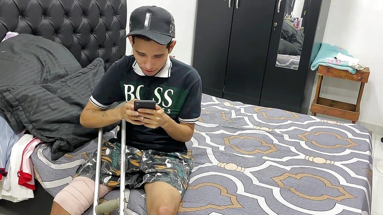 ANDREINA: 我操了操护士，她吞下我浓稠的精液