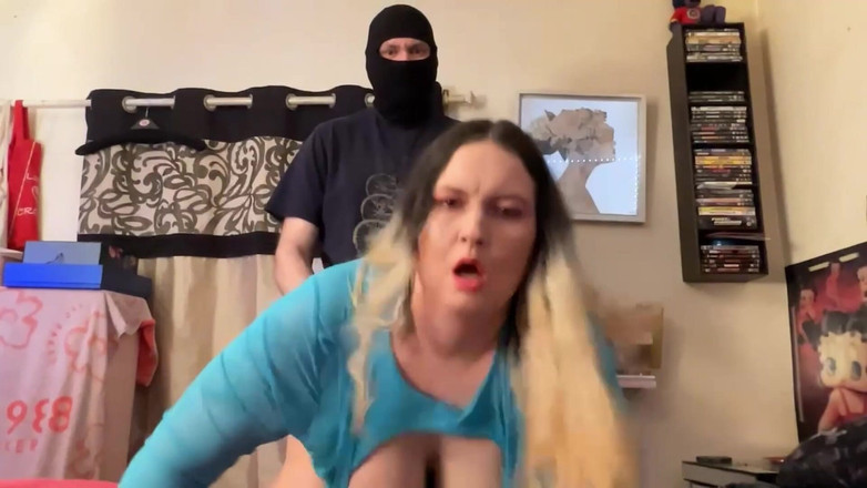 MissFFW: Dientot dari belakang sama pria bertopeng tanpa audio