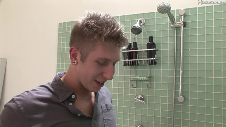 Babe Stare: A wife gets a sweet double pleasure surprise!