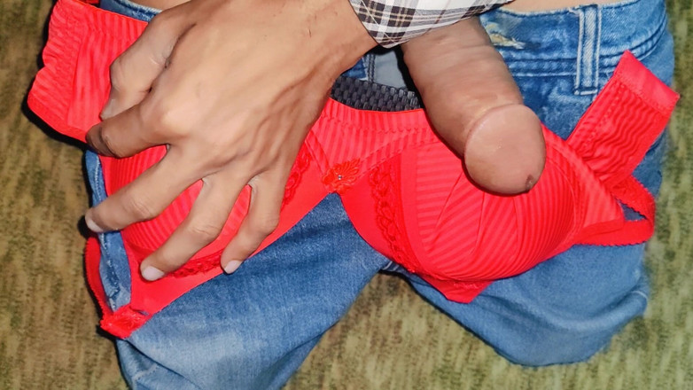 HassanCh2: Playing Handjob in to Girlfriend Bra Red