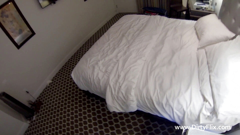 Fucking Glasses: Je baise une jolie cadet de l'espace