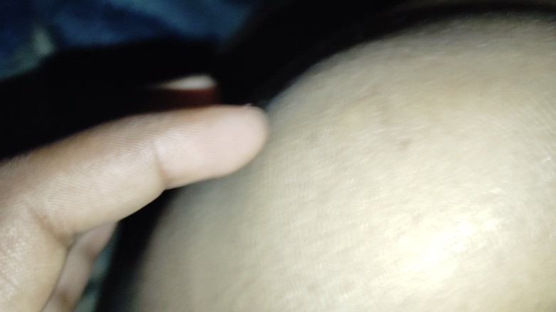 Sexybhabu: Femme excitée