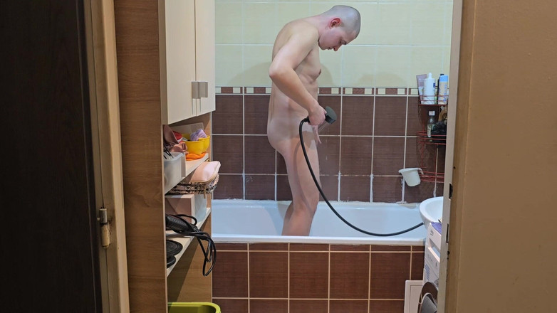 Fap_man93: Transformare completă - tuns, bărbierit complet corpul și duș