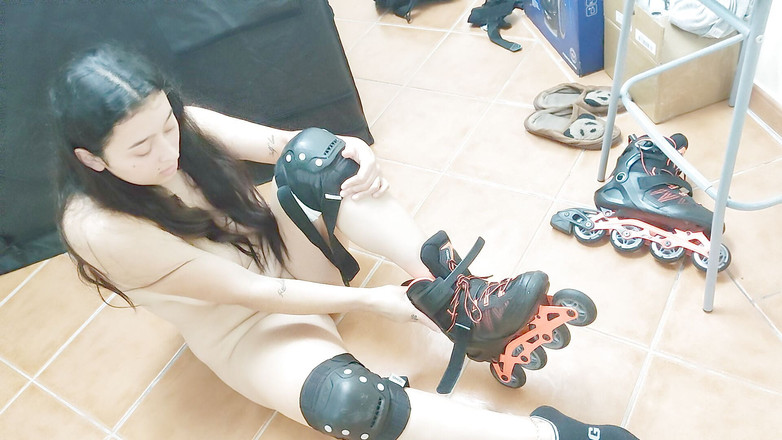 Miss Squirting: 继妹轮滑