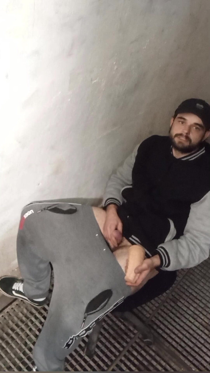 jerkofflover: उस जगह पर कमशॉट जहां मैं हस्तमैथुन करने जाता हूं और साथ ही वीडियो से पहले मैंने नियंत्रण किया