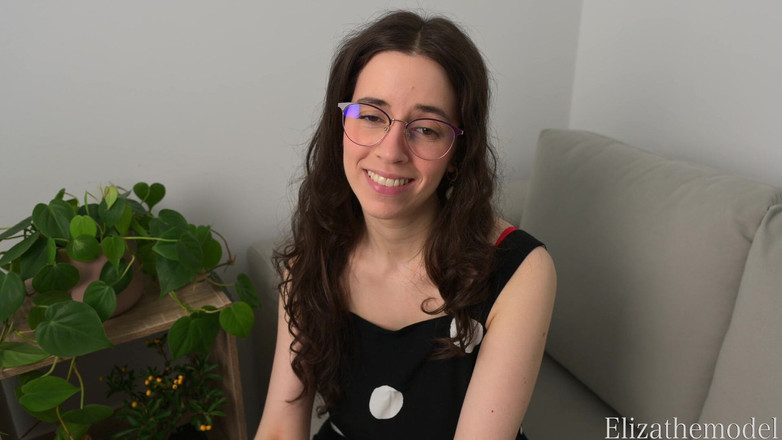 ElizaTheModel: 화난 계모의 굴욕적인 처벌