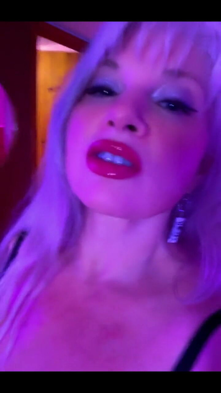 PaintedRose: 금요일 밤