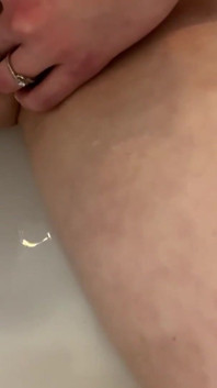 I shave my pussy in the bath