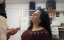 Deepthroat MILF: Tief in den hals, sexy blowjob-amateur