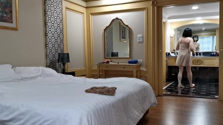 Sissy Cummy Lingerie: Sissy Slut Michelles Morgendliches Erwachen Im Bangkok Hotel &amp; Webcam-show