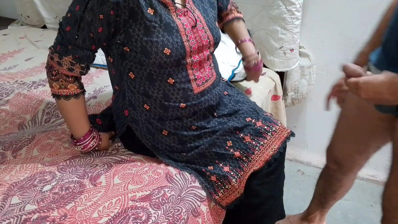 QueenbeautyQB: Une belle-mère envoie accidentellement des photos nues à son beau-fils