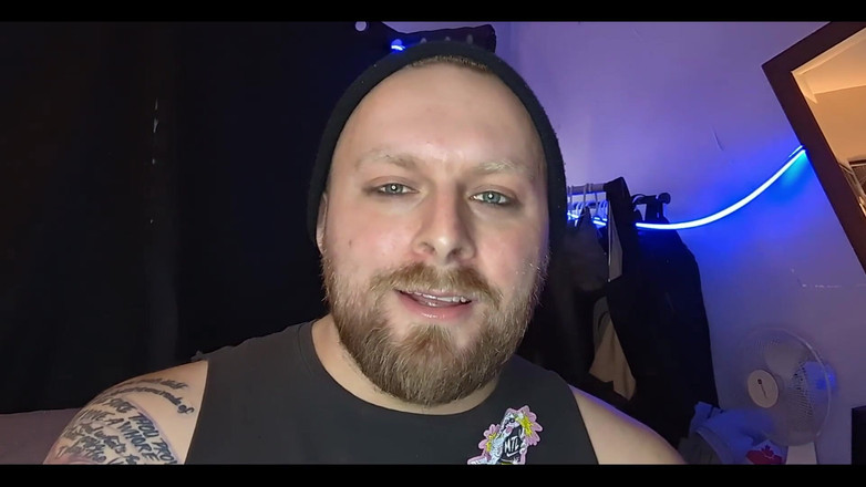 WolfgangWhite: Làm nhục bạn vì có một dương vật nhỏ với...