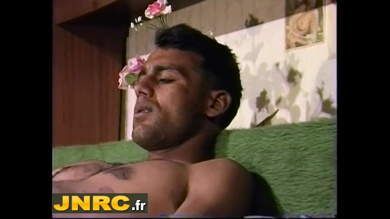 JNRC: JNRC: o turcoaică tânără păroasă