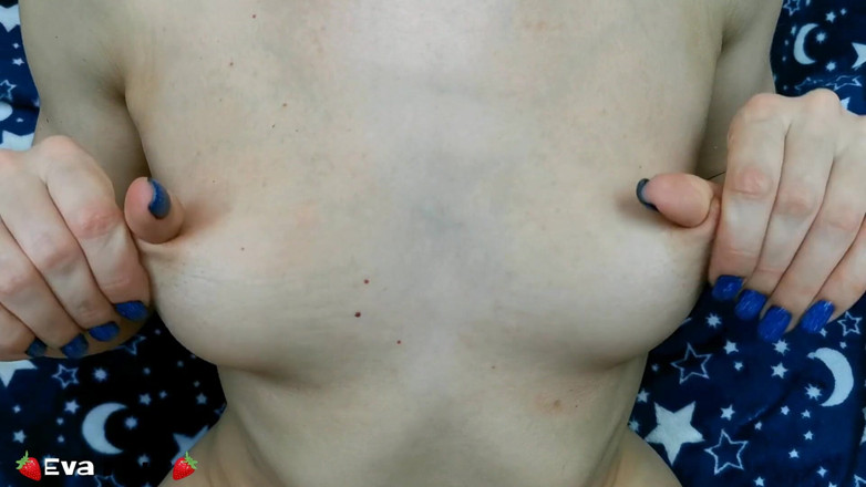 Eva Fleur: Mát-xa bộ ngực nhỏ của tôi
