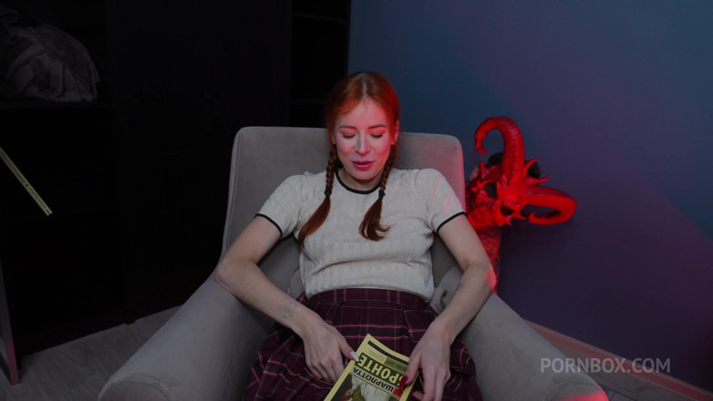 Luna Rishi: Masturbazione interrotta da una seducente scopata hardcore con schiaffi