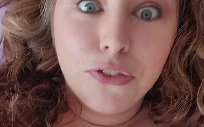 KinkyKatie: Ce ai face dacă ai deschide ușa și eu eram acolo îmbrăcată...