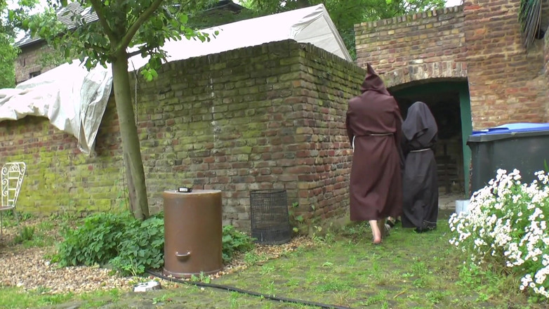 King Of Amateur: 修道院の修道女は本物のふしだらな女です