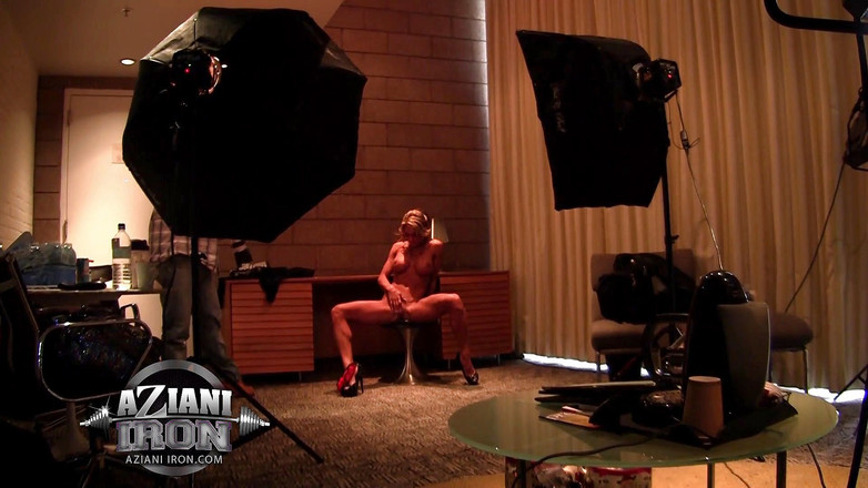 Aziani: पर्दे के पीछे खूबसूरत फिटनेस मॉडल Abby Marie