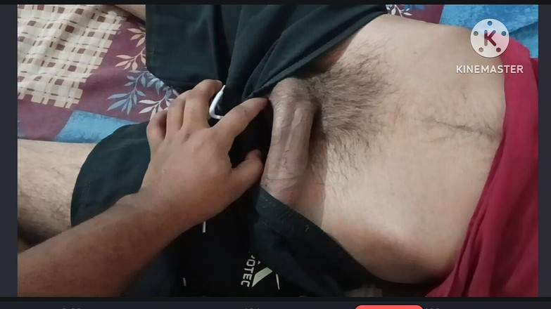 Desi__Panda: Wow kali pertama saya menyentuh zakar raksasa besar ayah tiri...