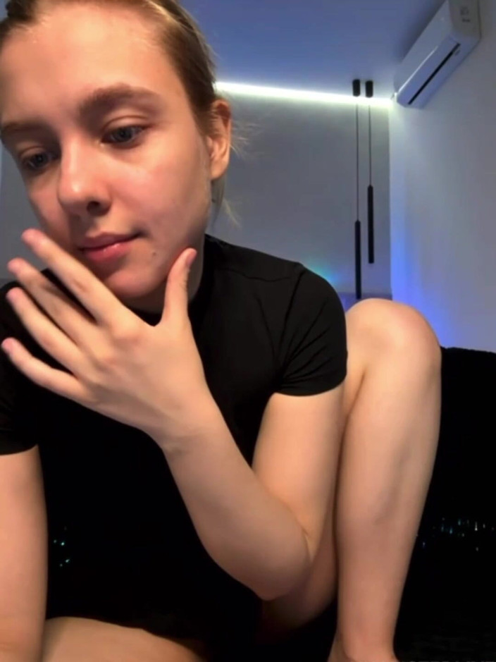 JuiceLussie: Cumming While Fucking Tinny Pussy