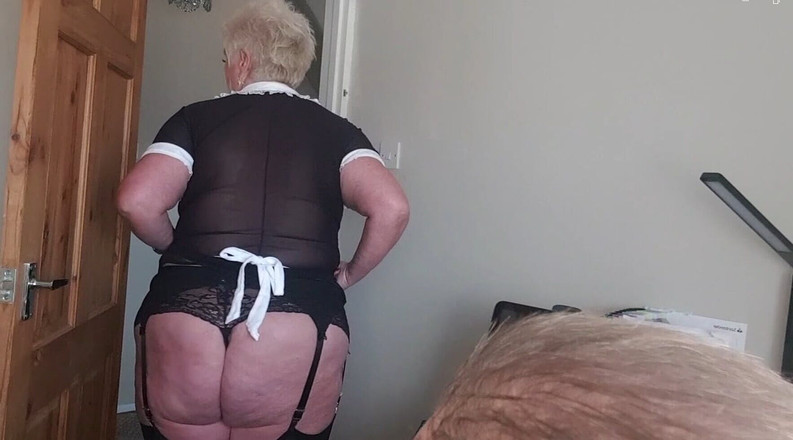 Uk Joolz: Il capo chiama Joolz per parlare della sua scelta dell'uniforme