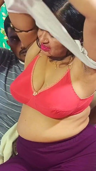 Indian Woman Dirty Mona Bhabhi (tight Pussy) Fuck by Huge Cock a Desi Devour Ji with Her Big Penis..