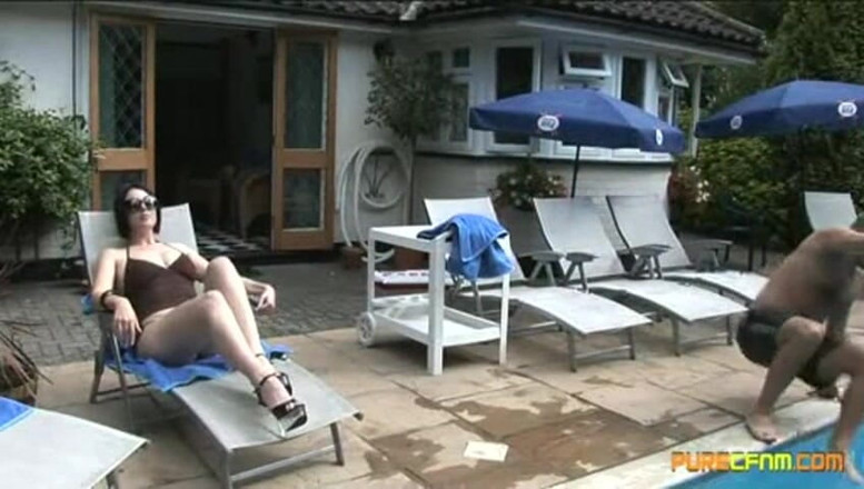 Pure CFNM: Jerking in the Pool