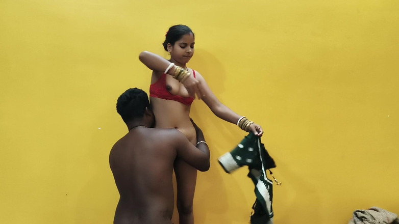 Nikku: 初めて義理の妹と私の部屋でロマンチックで激しいセックスをします。インドのホットカップルで一晩中マスティ