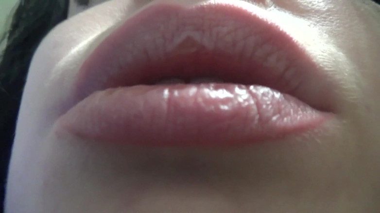 Goddess Misha Goldy: Big full lips, teeth and moaning fetish!