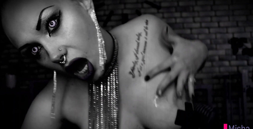 Goddess Misha Goldy: Halloweenské uctívání koz JOi