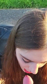 Spontaneous Blowjob Outdoors