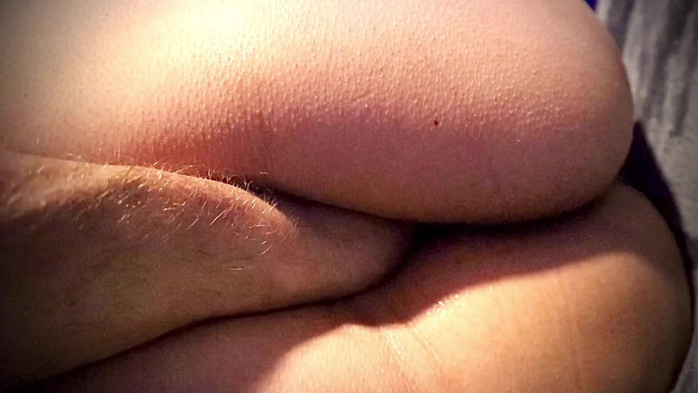 VeeVee Vixen: MILf fistet auf ihrer seite