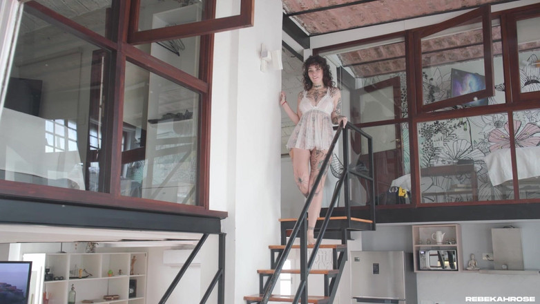 Rebekah Rose: Seduto a Mi Cineasta Y Él Me Ayuda a Masturbarme