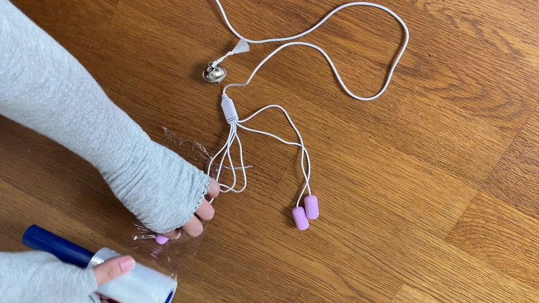 megu2002: 如何一边撸逼一边自慰